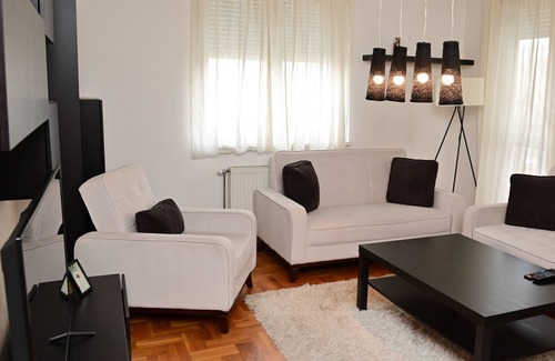 Novi Sad Apartamento | HomeRent White