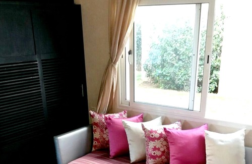 Soualem Trifiya Apartamento | Homerez - ¡A 200 m de la playa! Apartamento para 5 pers. con piscina compartida