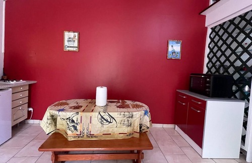 Basse-Terre Apartamento | Homerez - Apartamento para 4 pers. con jardín y terraza en Basse-Terre