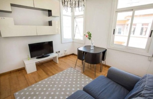 La Coruna Apartamento | Homerez - Amazing appartement 1 km away from the beach for 5 ppl. with jacuzzi