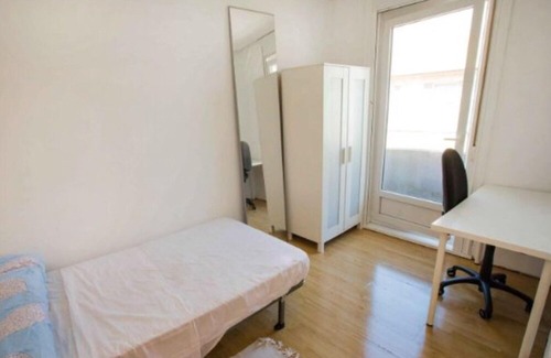 La Coruna Apartamento | Homerez - Amazing appartement 1 km away from the beach for 5 ppl. with jacuzzi