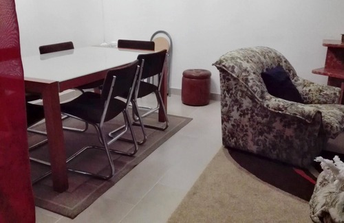 Fernao Ferro Villa | Homerez - Villa a 15 km de la playa para 7 pers. con piscina en Fernão Ferro