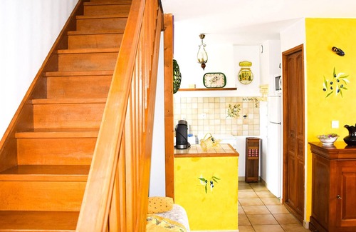 La Roche-sur-le-Buis Apartamento | Homerez - Espectacular apartamento para 6 pers. con piscina compartida y terraza