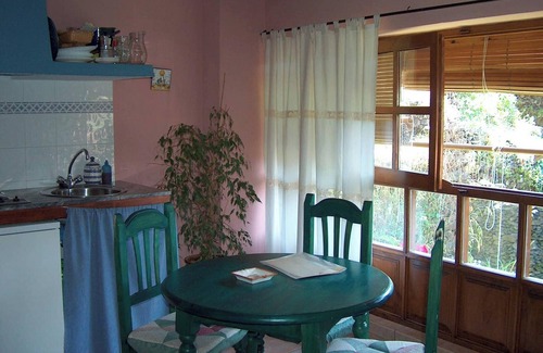 Robledillo de Gata Apartamento | Homerez - Apt. vista jardín - Robledillo de Gata.