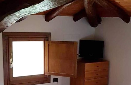 Monte San Pietro Apartamento | Homerez - Apartement for 4 ppl. with shared pool and spa at Monte San Pietro