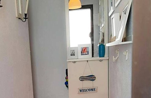 Las Rosas Apartamento | Homerez - Apartamento a 1 km de la playa para 4 pers. con piscina compartida