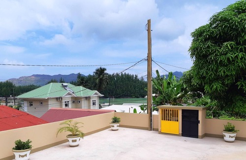 Baie Ste Anne Apartamento | Homerez - Bonito apartamento a 5 km de la playa para 2 pers. en Baie Sainte Anne