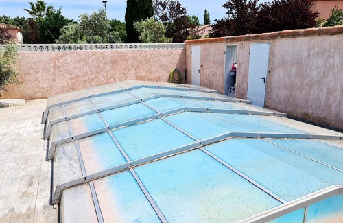 Vitrolles Apartamento | Homerez - Apartamento a 15 km de la playa para 2 pers. con piscina compartida