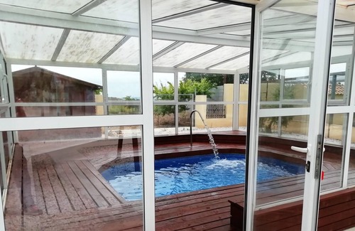 Caravaca de la Cruz Apartamento | Homerez - Apartamento para 2 pers. con piscina compartida, jacuzzi y terraza