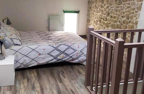 Aiguillon Apartamento | Homerez - Appartement for 2 ppl. with swimming-pool and jacuzzi at Aiguillon