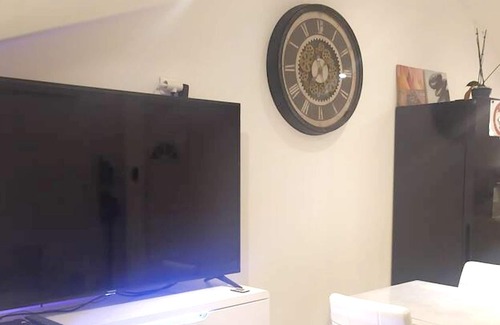 Aiguillon Apartamento | Homerez - Appartement for 2 ppl. with swimming-pool and jacuzzi at Aiguillon