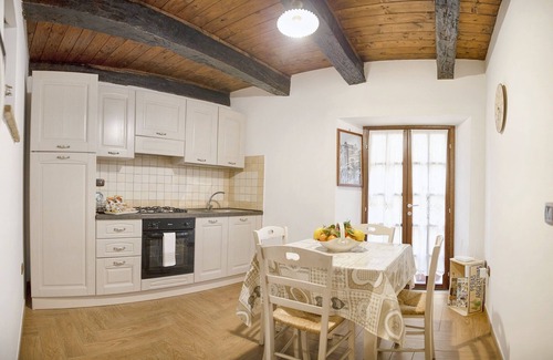 Arce Apartamento | Homerez - Apartamento moderno cerca del centro de Arce