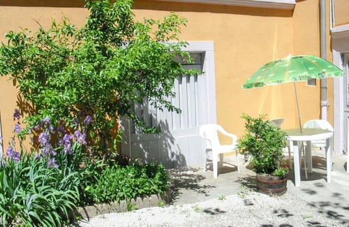 Salins-les-Bains Apartamento | Homerez - Apt. in Salins-les-Bains, parking included