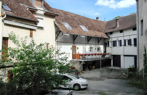 Salins-les-Bains Apartamento | Homerez - Apt. in Salins-les-Bains, parking included