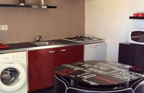 Isolaccio-di-Fiumorbo Apartamento | Homerez - Bonito apartamento para 4 pers. con balcón en Isolaccio-Di-Fiumorbo