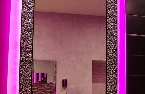 Saint-Zacharie Apartamento | Homerez - Bonito estudio para 2 pers. con jacuzzi en Saint-Zacharie