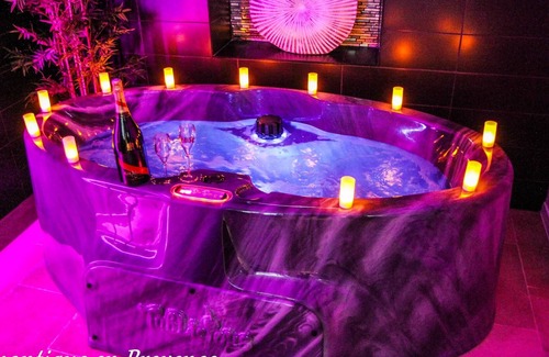 Saint-Zacharie Apartamento | Homerez - Bonito estudio para 2 pers. con jacuzzi en Saint-Zacharie
