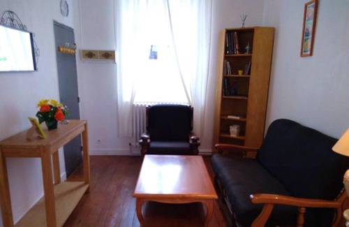 Chateaudun Apartamento | Homerez - Bonito apartamento para 8 pers. con jardín en Châteaudun