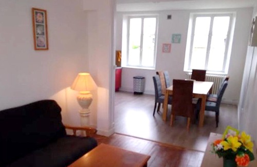 Chateaudun Apartamento | Homerez - Bonito apartamento para 8 pers. con jardín en Châteaudun