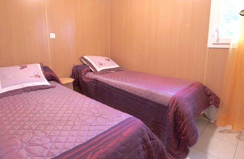 Gravieres Chalet De Esquí | Homerez - Beautiful chalet for 6 ppl. with shared pool and terrace at Gravières