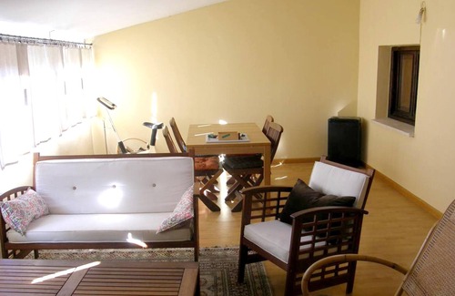 Baños de Valdearados Casa | Homerez - Grande casa para 10 pers. con terraza y balcón en Baños de Valdearados