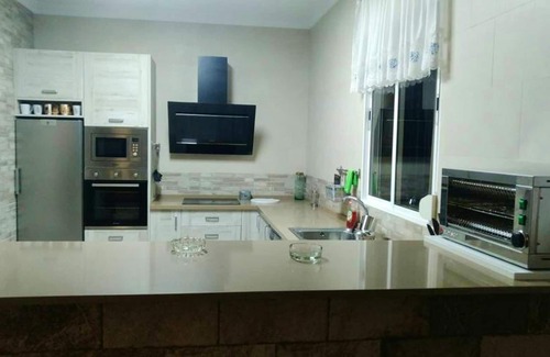 Prado del Rey Chalet De Esquí | Homerez - Chalet a la montaña para 11 pers. con piscina en Prado del Rey