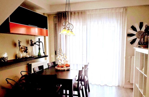 Rivas-Vaciamadrid Casa | Homerez - Grande casa para 10 pers. con jardín en Rivas-Vaciamadrid