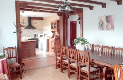 Peral de Arlanza Casa | Homerez - Grande casa para 9 pers. con jardín y terraza en Peral de Arlanza