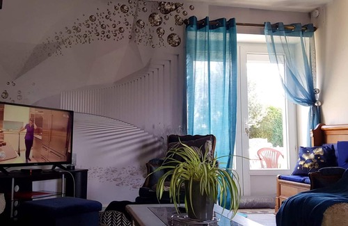 Bourguenolles Casa | Homerez - Big house for 12 ppl. with garden and terrace at Bourguenolles