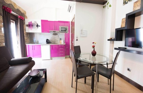 Úbeda Apartamento | Homerez - Bonito apartamento para 4 pers. en Úbeda