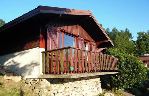 Le Tholy Chalet De Esquí | Homerez - Chalet encantador en Le Tholy con piscina compartida