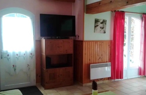Begadan Casa | Homerez - Charming House in Bégadan with Shared Pool