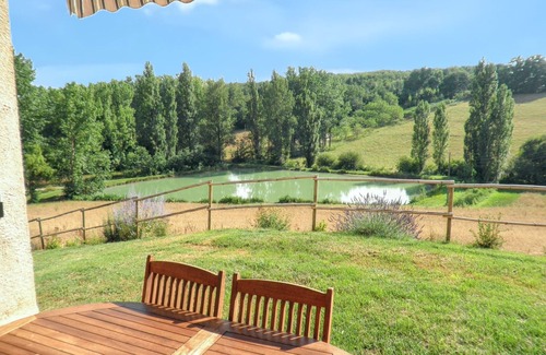 Molieres Casa | Homerez - Casa encantadora en Molières con vista al lago