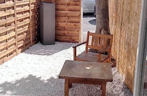 Serignan Casa | Homerez - Casa con Encanto en Vendres con Jardín Cerrado
