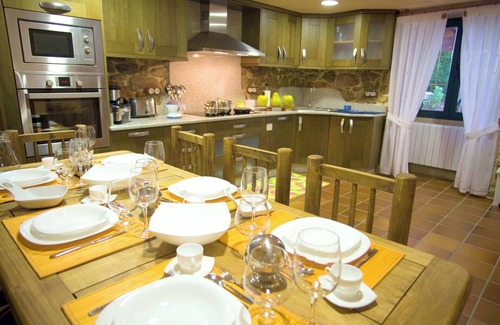 Cuntis Casa | Homerez - Charming house in Cuntis with private pool