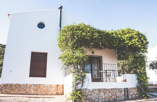 Estepa Casa | Homerez - Encantadora casa en Estepa con piscina compartida.