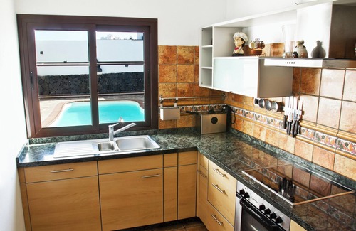 Tajaste Casa | Homerez - Casa encantadora en Tinajo con piscina privada