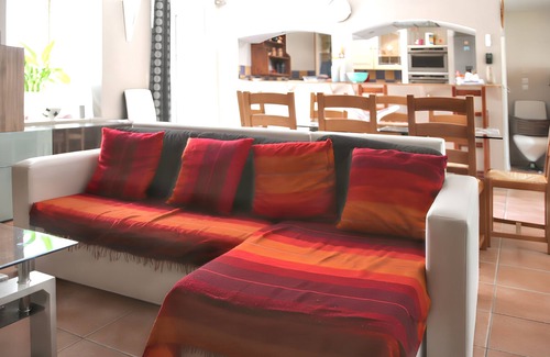 Sains Casa | Homerez - Encantadora casa cerca de Sains con spa y jardín cerrado