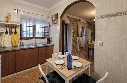 Mondron Villa | Homerez - Encantadora Villa en Mondrón con Piscina Privada
