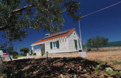 Pucisca Villa | Homerez - Villa encantadora en Pučišća con Piscina privada