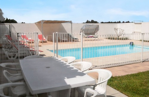 Meynes Villa | Homerez - Villa encantadora en Meynes con piscina privada