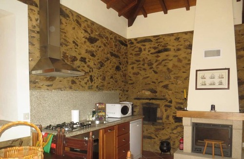 Espinho Villa | Homerez - Villa encantadora cerca de Anta con piscina privada