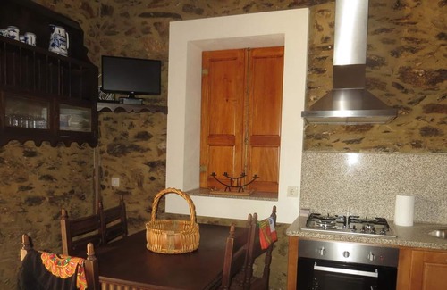Espinho Villa | Homerez - Villa encantadora cerca de Anta con piscina privada