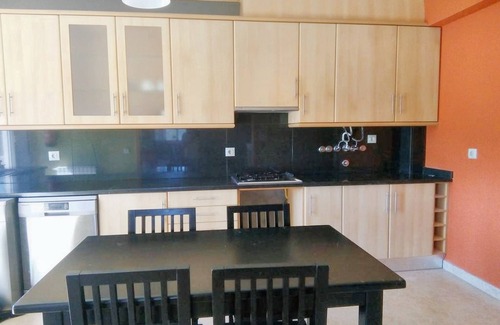 Ourem Apartamento | Homerez - Apartamento cómodo con vista a la montaña - 90 m² - Chimenea