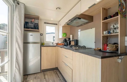 Narbonne-Plage Casa | Homerez - Bungalow confortable en Narbona con terraza y aparcamiento