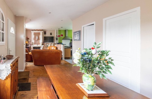 Rostrenen Casa | Homerez - Casa cómoda en Rostrenen con jardín y chimenea