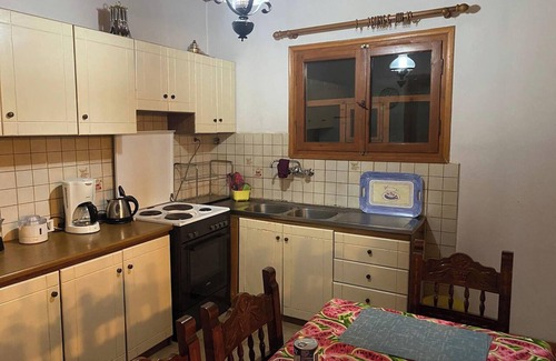Ermionida Casa | Homerez - Casa cómoda con vistas al mar y la montaña en Ermioni
