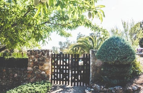 Estepa Casa | Homerez - Casa cómoda en Estepa con piscina compartida