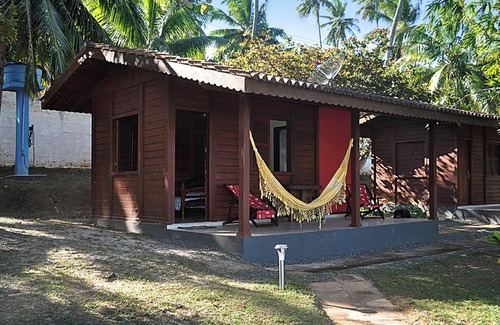 Barra do Jacuipe Chalet De Esquí | Homerez - Acogedor Chalet en el Corazón de Camaçari con Piscina Compartida