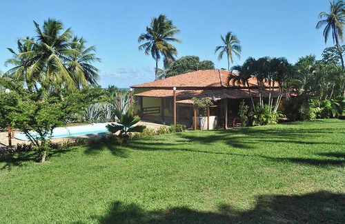 Barra do Jacuipe Chalet De Esquí | Homerez - Acogedor Chalet en el Corazón de Camaçari con Piscina Compartida